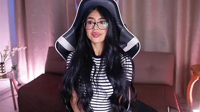 Snapshot of Sara_albrecht chatting on January 2025 12:40:02 PM Sara albrecht online show from January 2025 12:40:02 PM