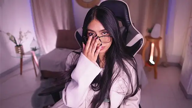 Snapshot of Sara_albrecht chatting on February 2025 03:29:01 PM Sara albrecht online show from February 2025 03:29:01 PM