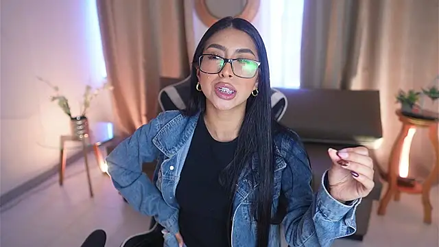 Snapshot of Sara_albrecht chatting on February 2025 04:15:01 PM Sara albrecht online show from February 2025 04:15:01 PM