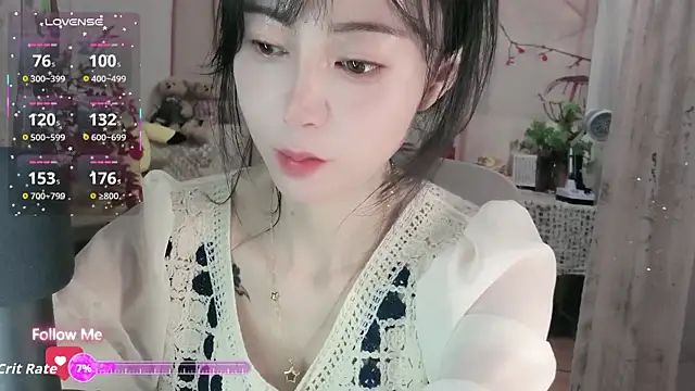 Lisa-s online show from October 2025 12:33:01 AM