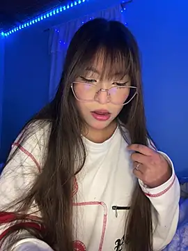 Snapshot of Lily_candy_X chatting on March 2025 05:05:02 AM Lily candy X online show from March 2025 05:05:02 AM