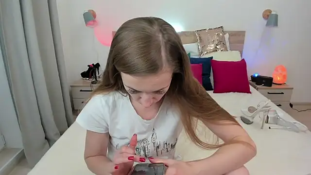 KateRedgar online show from October 2025 01:17:01 PM