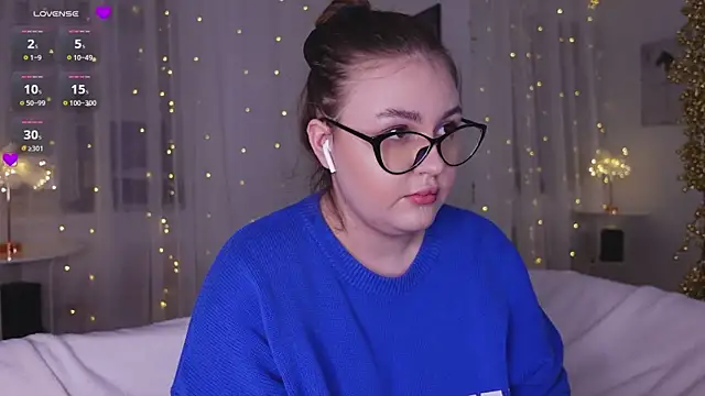 Snapshot of Mia__Peach chatting on January 2025 05:24:01 PM Mia Peach online show from January 2025 05:24:01 PM