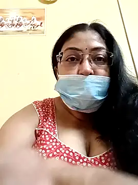 Snapshot of LAVERNIYA_ chatting on December 2024 05:39:02 AM LAVERNIYA  online show from December 2024 05:39:02 AM