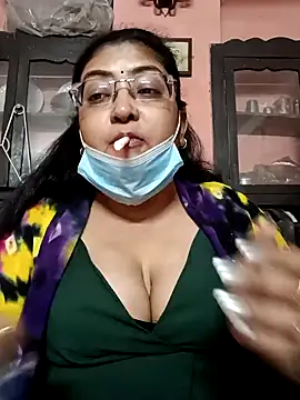 Snapshot of LAVERNIYA_ chatting on January 2025 06:49:01 PM LAVERNIYA  online show from January 2025 06:49:01 PM