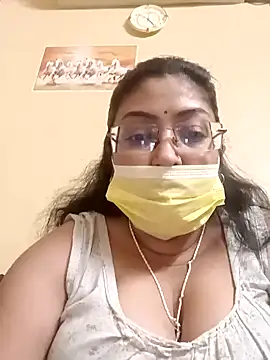 Snapshot of LAVERNIYA_ chatting on January 2025 11:27:02 AM LAVERNIYA  online show from January 2025 11:27:02 AM