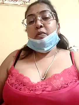 Snapshot of LAVERNIYA_ chatting on February 2025 02:33:01 PM LAVERNIYA  online show from February 2025 02:33:01 PM