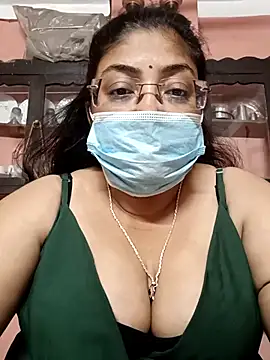 Snapshot of LAVERNIYA_ chatting on February 2025 09:01:02 PM LAVERNIYA  online show from February 2025 09:01:02 PM