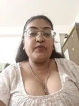Snapshot of LAVERNIYA_ chatting on September 2025 12:37:01 PM LAVERNIYA  online show from September 2025 12:37:01 PM