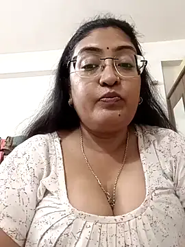 Snapshot of LAVERNIYA_ chatting on September 2025 05:06:01 PM LAVERNIYA  online show from September 2025 05:06:01 PM