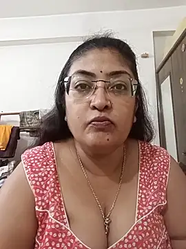 Snapshot of LAVERNIYA_ chatting on October 2025 06:37:01 AM LAVERNIYA  online show from October 2025 06:37:01 AM