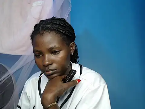 TrishaKalid online show from November 2025 08:02:02 PM