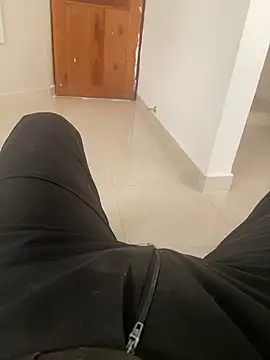 Juanes432 online show from April 2026 01:45:01 PM