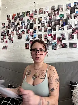 Hawitxui online show from April 2026 02:29:01 PM