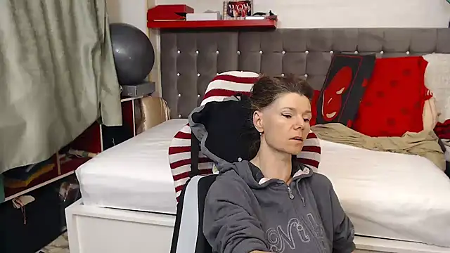kellyterapy online show from May 2026 01:13:01 AM