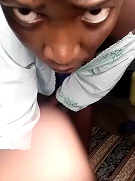 pretty prickle online show from November 2025 04:44:01 AM