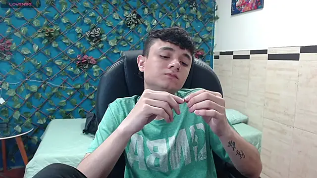 Waturox online show from February 2025 07:05:02 PM