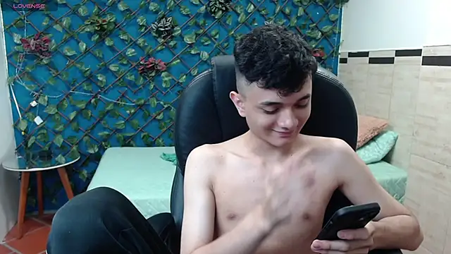 Waturox online show from February 2025 08:14:02 PM