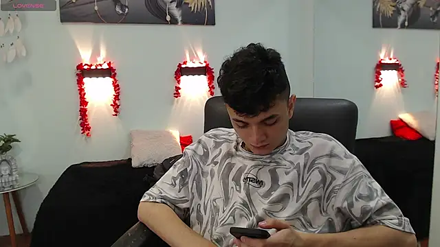 Waturox online show from February 2025 07:41:01 PM