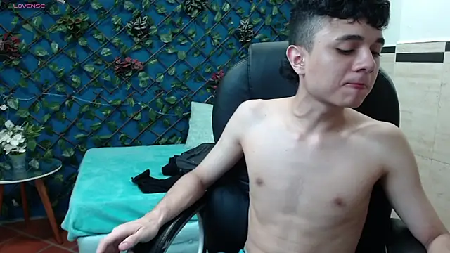 Waturox online show from March 2025 10:10:01 PM