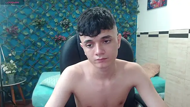 Waturox online show from March 2025 10:02:02 PM