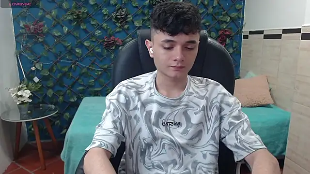 Waturox online show from March 2025 06:45:02 PM