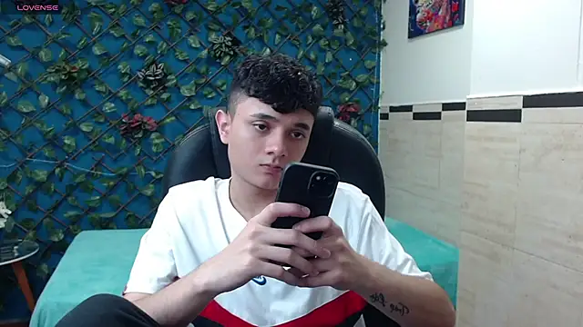 Waturox online show from March 2025 07:06:02 PM