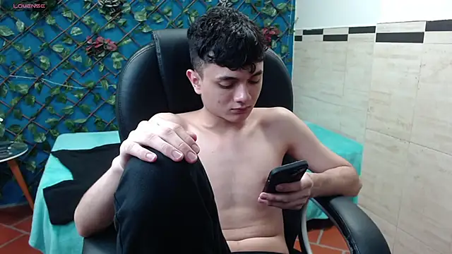 Waturox online show from March 2025 07:13:02 PM