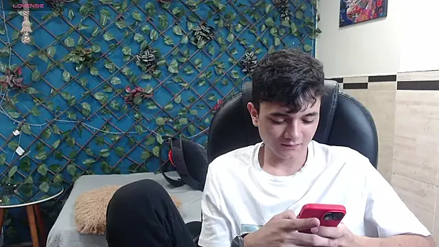 Waturox online show from October 2025 06:47:02 PM