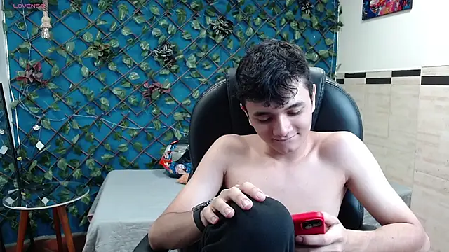 Waturox online show from October 2025 07:01:02 PM