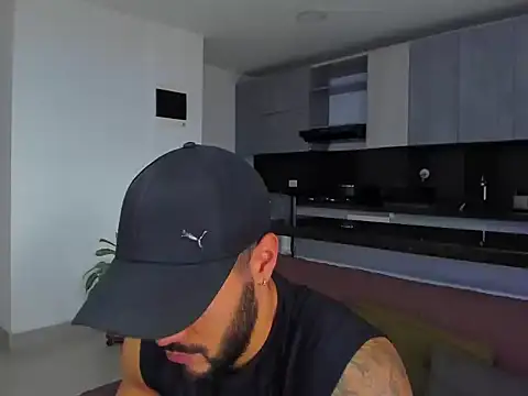 Alexander Martines online show from November 2025 08:52:01 PM