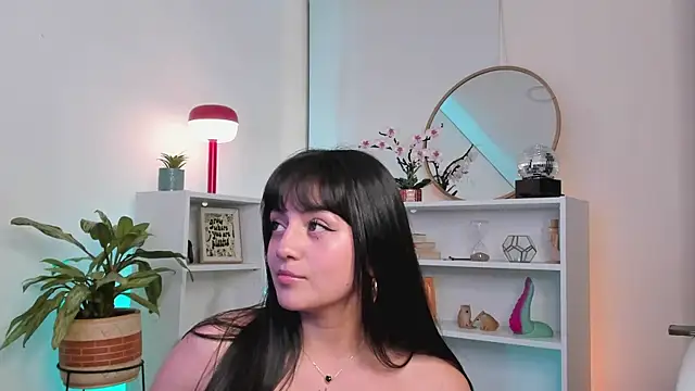 nahiapaws online show from July 2026 01:10:02 AM