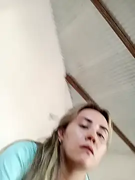 Isabel23zr online show from September 2025 09:50:01 PM