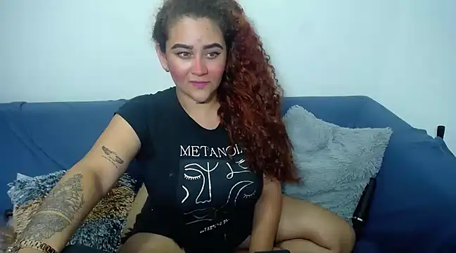 Snapshot of loly_bigbooty4u chatting on February 2025 05:46:02 AM loly bigbooty4u online show from February 2025 05:46:02 AM