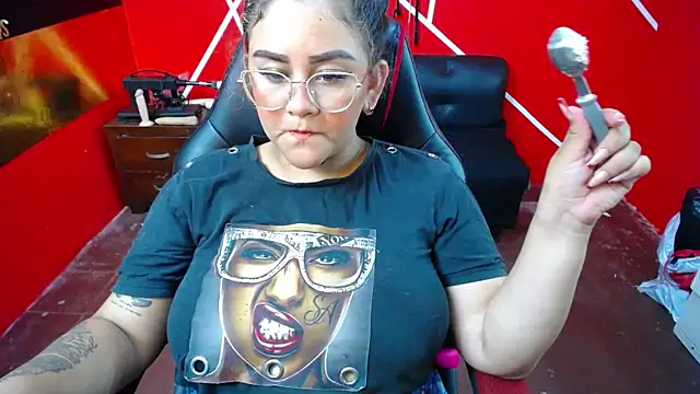 loly bigbooty4u online show from December 2025 08:24:02 PM