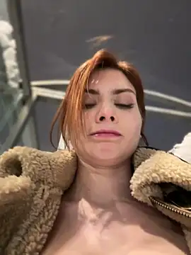 Snapshot of Accole chatting on December 2024 05:10:02 PM Accole online show from December 2024 05:10:02 PM