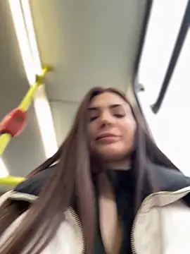 Snapshot of Accole chatting on March 2025 07:53:02 AM Accole online show from March 2025 07:53:02 AM