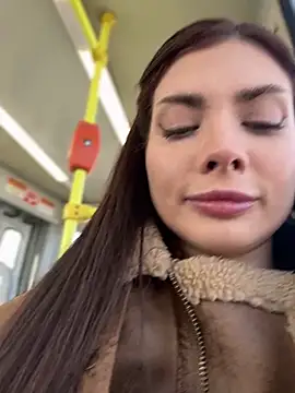 Snapshot of Accole chatting on March 2025 08:12:02 AM Accole online show from March 2025 08:12:02 AM