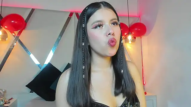Snapshot of MarielQueenx chatting on February 2025 03:17:02 AM MarielQueenx online show from February 2025 03:17:02 AM