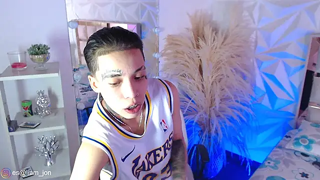 Jonesliam23 online show from March 2026 07:09:01 PM