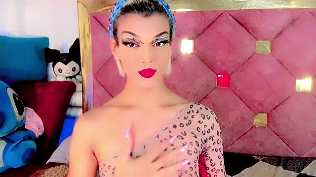 Snapshot of the-horus-girl chatting on December 2024 10:38:02 PM the-horus-girl online show from December 2024 10:38:02 PM