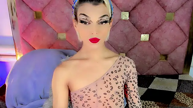 Snapshot of the-horus-girl chatting on December 2024 01:43:01 AM the-horus-girl online show from December 2024 01:43:01 AM