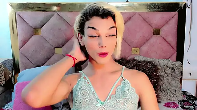 Snapshot of the-horus-girl chatting on January 2025 05:27:01 AM the-horus-girl online show from January 2025 05:27:01 AM