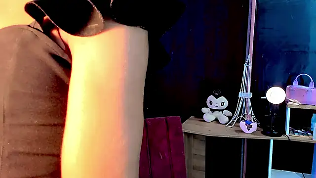 Snapshot of the-horus-girl chatting on March 2025 12:48:02 AM the-horus-girl online show from March 2025 12:48:02 AM