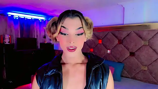 Snapshot of the-horus-girl chatting on October 2025 11:03:02 PM the-horus-girl online show from October 2025 11:03:02 PM