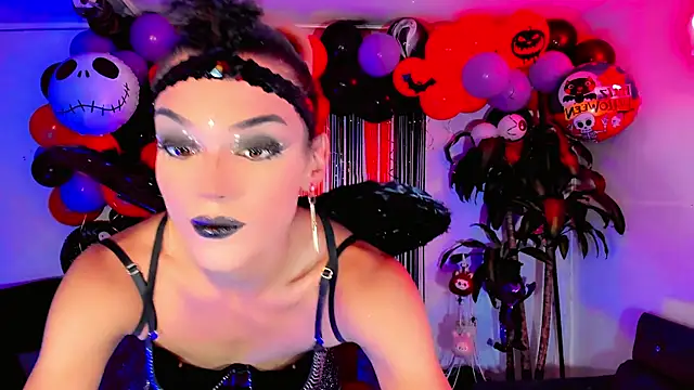 Snapshot of the-horus-girl chatting on October 2025 03:40:02 AM the-horus-girl online show from October 2025 03:40:02 AM