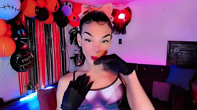 Snapshot of the-horus-girl chatting on October 2025 05:24:01 AM the-horus-girl online show from October 2025 05:24:01 AM