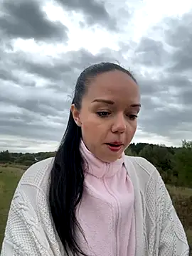 Snapshot of Vanesskaa chatting on September 2025 03:28:02 PM Vanesskaa online show from September 2025 03:28:02 PM