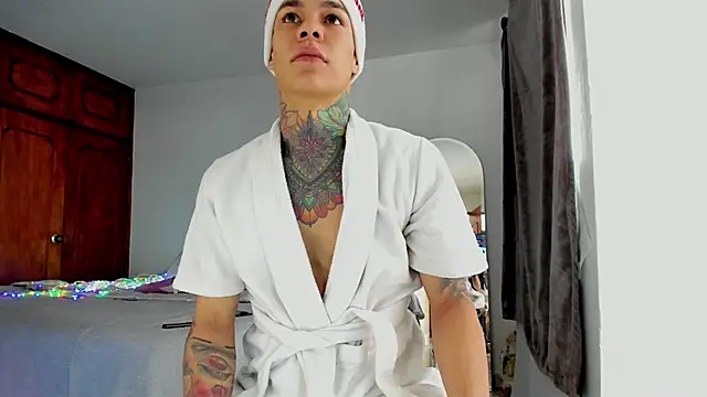 Jordyrodriiguez online show from December 2024 06:06:02 PM