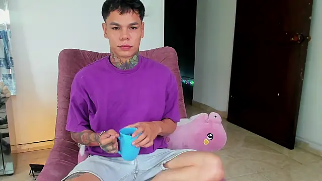 Jordyrodriiguez online show from October 2025 01:11:01 PM